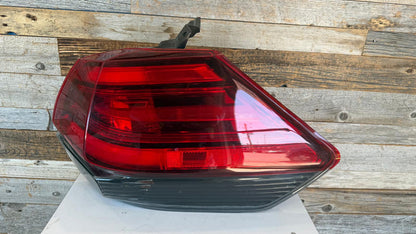 NISSAN ROGUE 2017  Passenger Taillamp assy outer