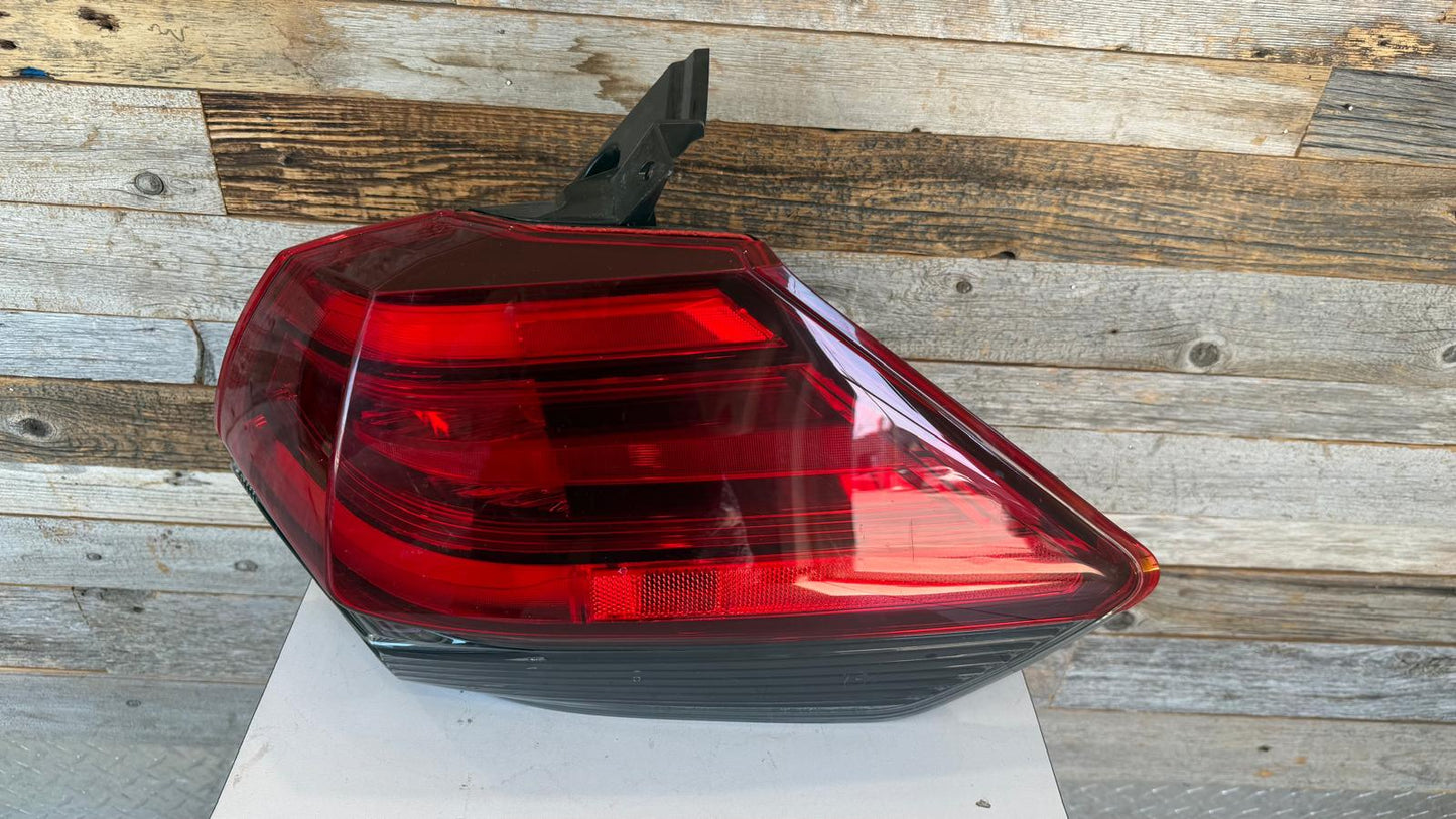NISSAN ROGUE 2017  Passenger Taillamp assy outer