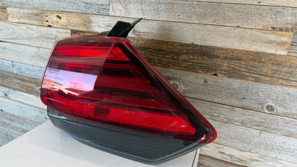 NISSAN ROGUE 2017  Passenger Taillamp assy outer