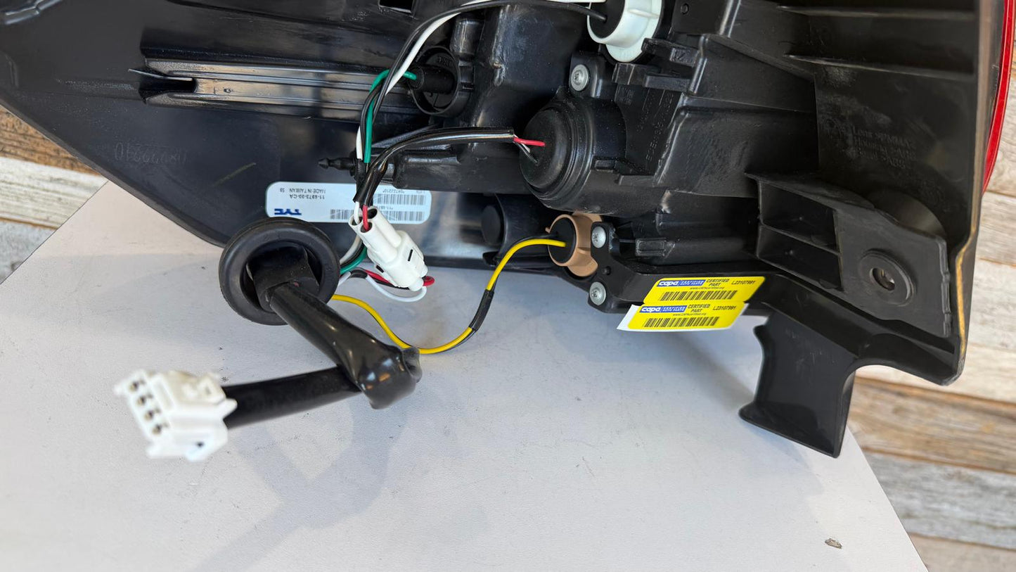 NISSAN ROGUE 2017  Passenger Taillamp assy outer