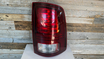 Dodge Ram 1500|2500|3500 /2013-2024 Passenger Taillamp assy Sport Type