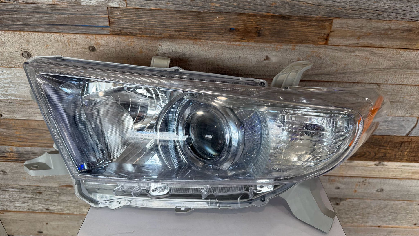 TOYOTA HIGHLANDER 2011-2013 Driver Headlamp assy composite USA Built