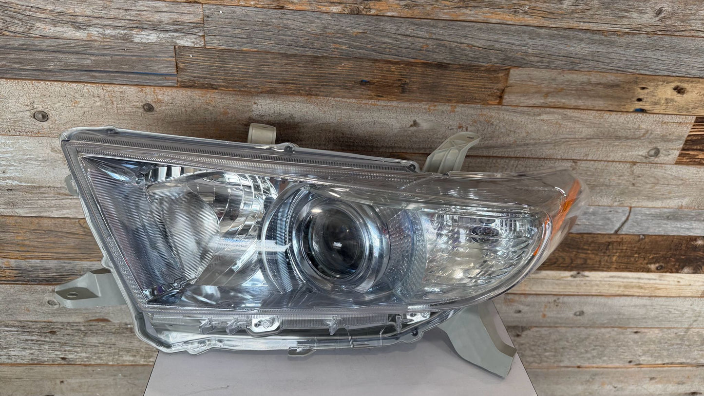 TOYOTA HIGHLANDER 2011-2013 Driver Headlamp assy composite USA Built