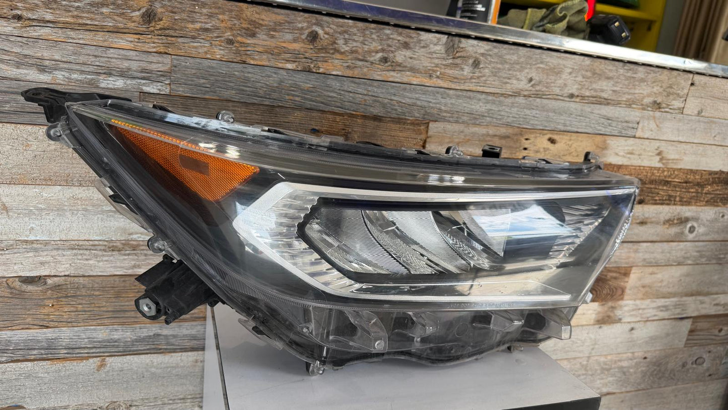 TOYOTA RAV4 2019-2021 Passenger Headlamp assy composite ADVENTURE|LIMITED|TRAIL|TRD|XLE|XLE PREMIUM; NA Built; Chrome Bezel