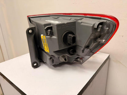 JEEP GRAND CHEROKEE 2014-2022 Driver Taillamp assy outer LAREDO|LIMITED|OVERLAND|SUMMIT; w/o Gray Trim; Chrome