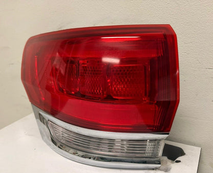 JEEP GRAND CHEROKEE 2014-2022 Driver Taillamp assy outer LAREDO|LIMITED|OVERLAND|SUMMIT; w/o Gray Trim; Chrome