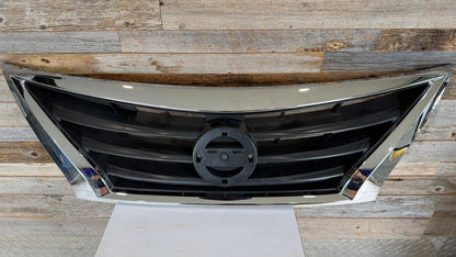 NISSAN VERSA 2015-2019 Grille assy Sedan