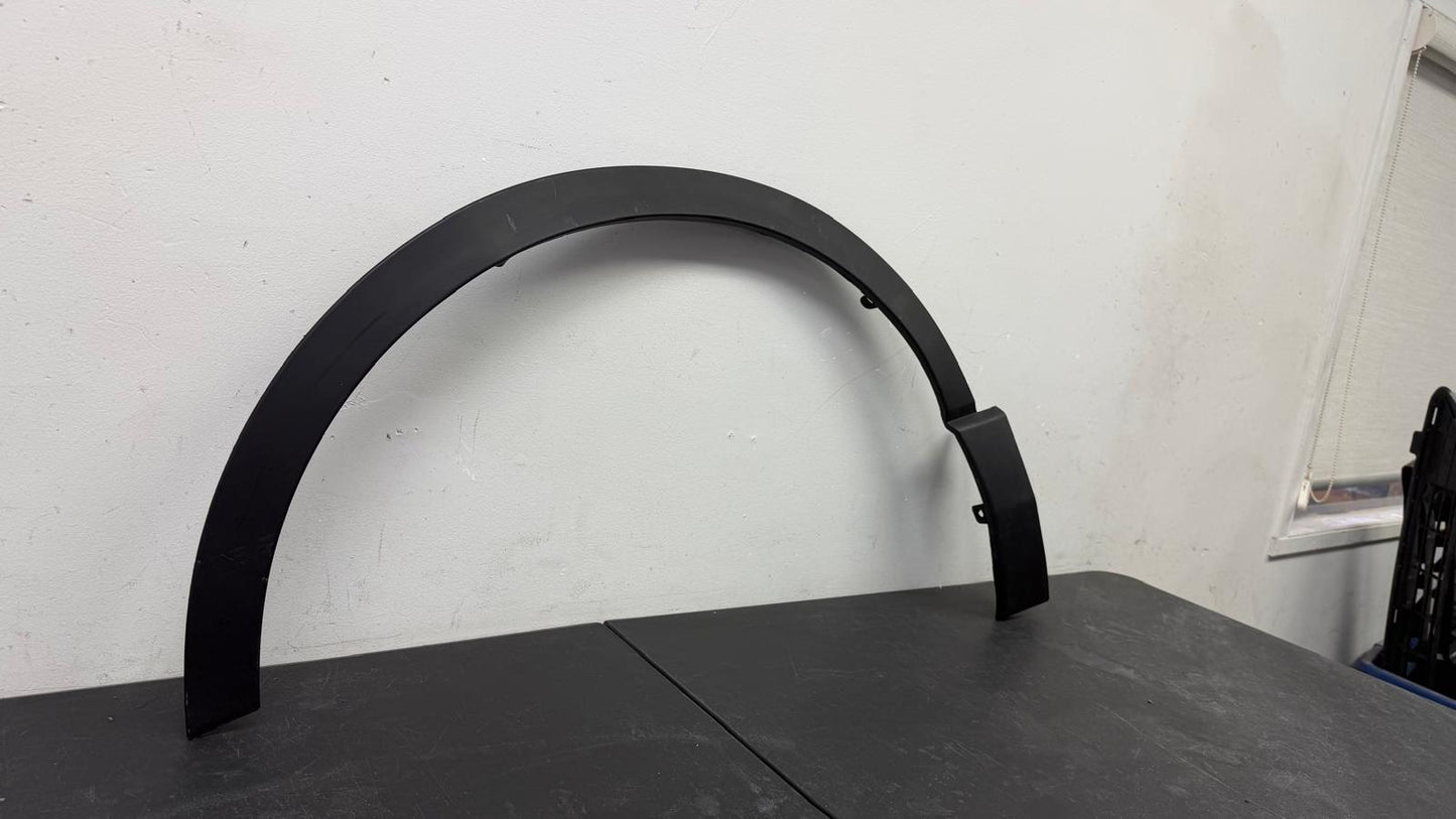 HONDA CR-V 2017-2019 Driver Front wheel opening molding