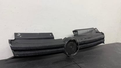 VOLKSWAGEN GOLF 2010-2014 Grille assy 6 Speed Trans; Black