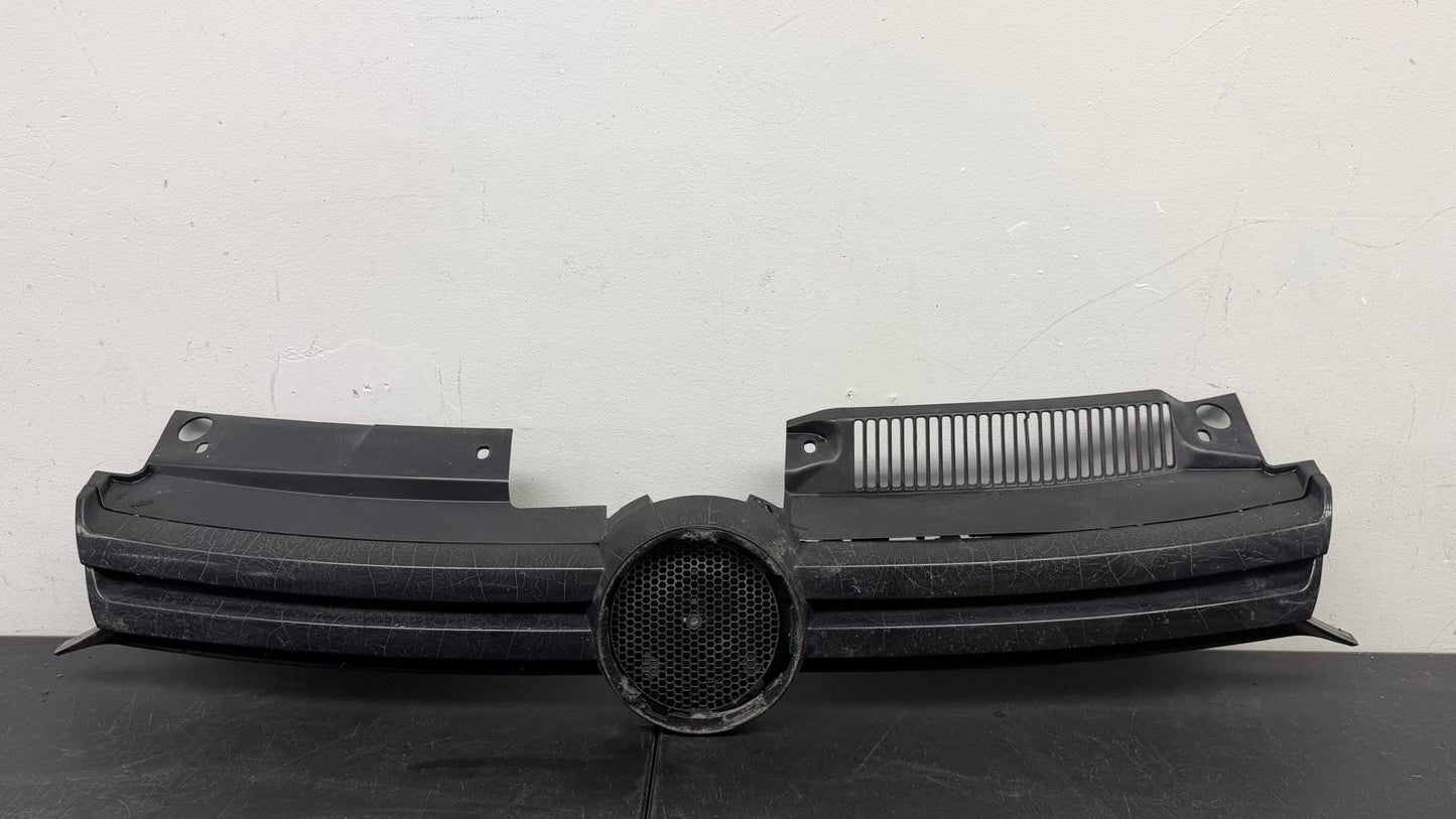 VOLKSWAGEN GOLF 2010-2014 Grille assy 6 Speed Trans; Black
