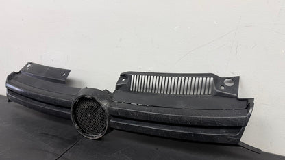 VOLKSWAGEN GOLF 2010-2014 Grille assy 6 Speed Trans; Black