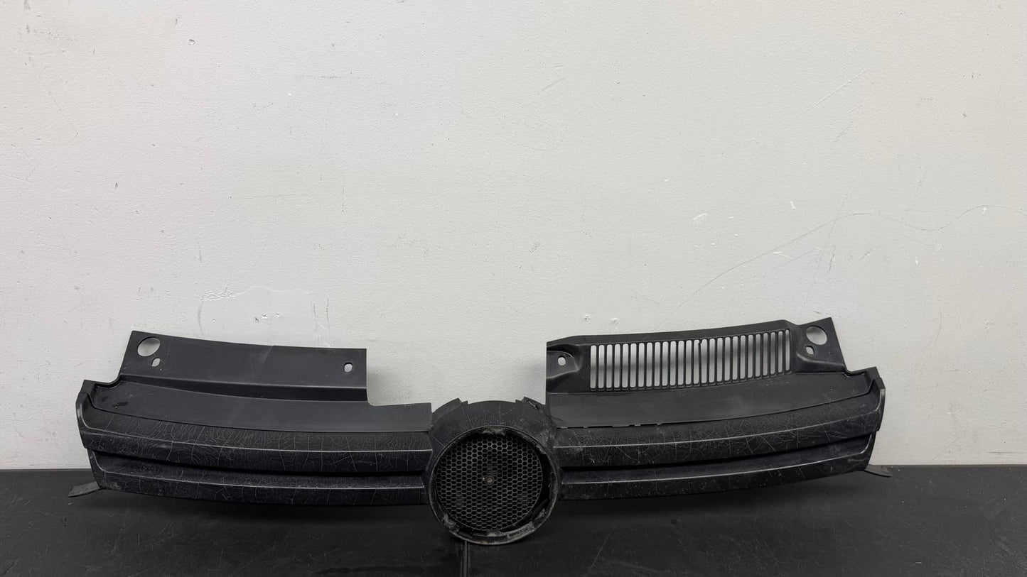 VOLKSWAGEN GOLF 2010-2014 Grille assy 6 Speed Trans; Black