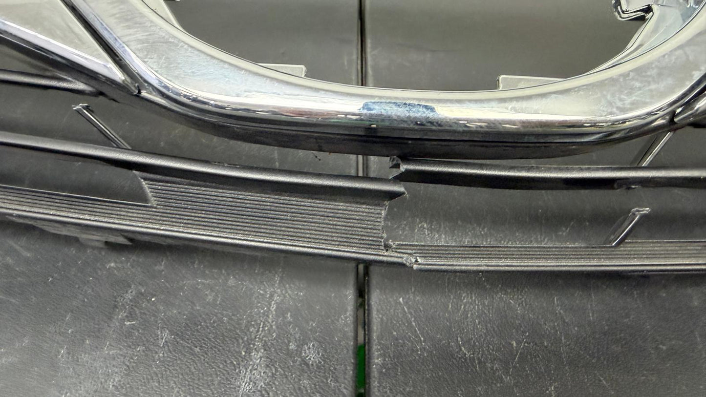 TOYOTA CAMRY 2012 2014 Grille assy LE|XLE [Minor damage ]