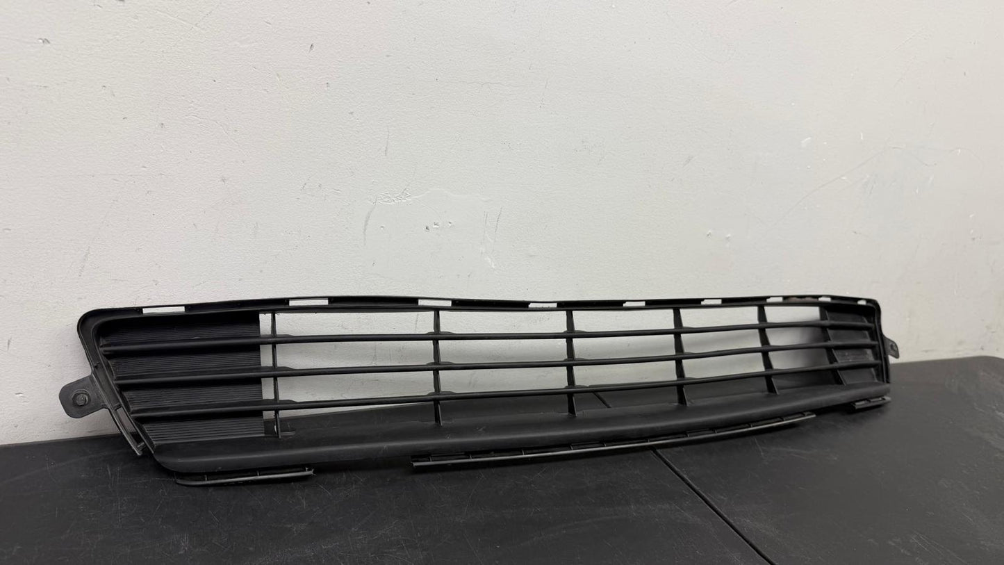 TOYOTA COROLLA 2011-2013 Front bumper grille