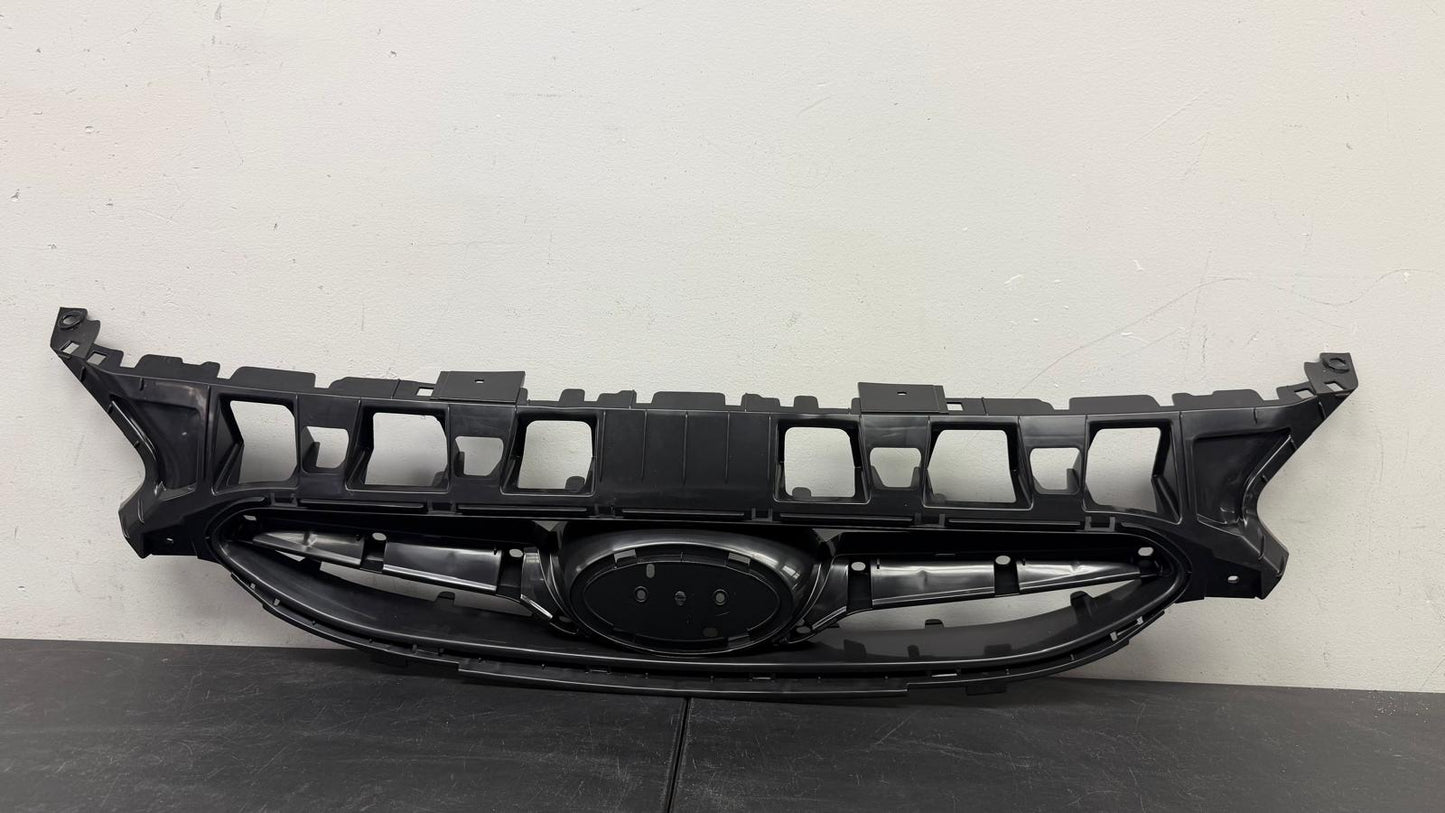 HYUNDAI ACCENT 2012-2013 Grille assy H/B