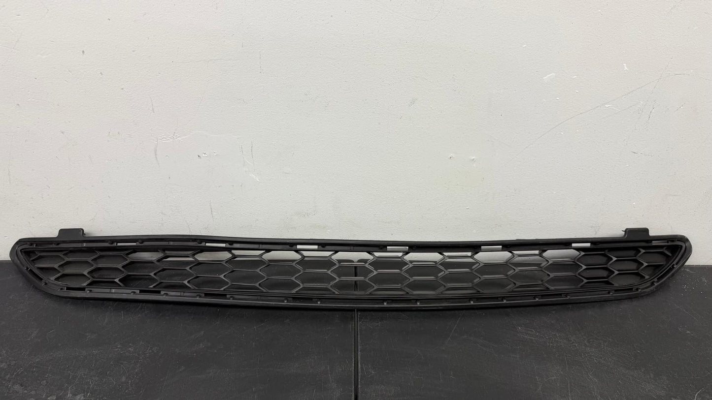 TOYOTA RAV4 2016-2018 Front bumper grille SE; w/o Front View Camera