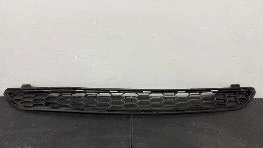 TOYOTA RAV4 2016-2018 Front bumper grille SE; w/o Front View Camera