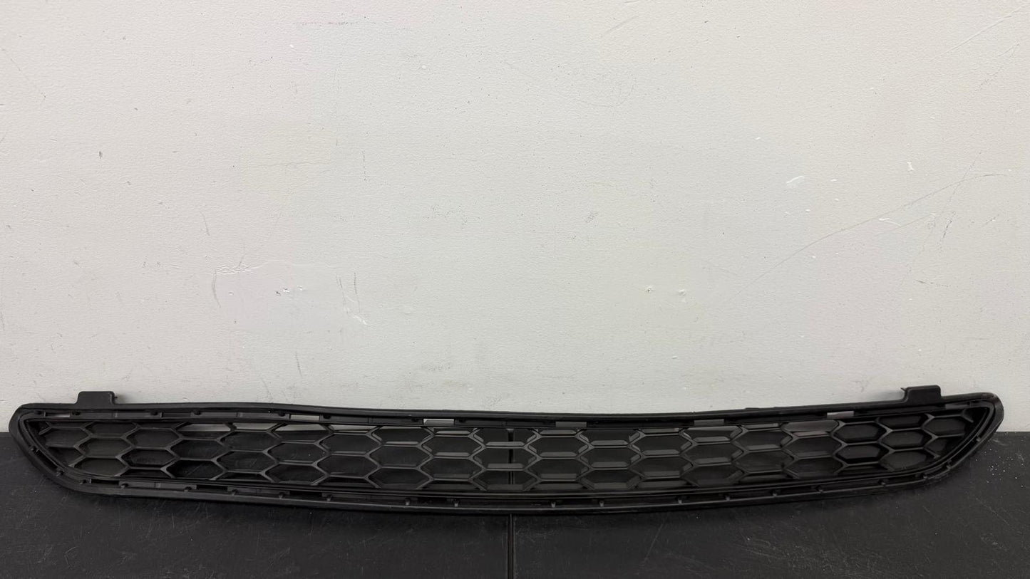 TOYOTA RAV4 2016-2018 Front bumper grille SE; w/o Front View Camera