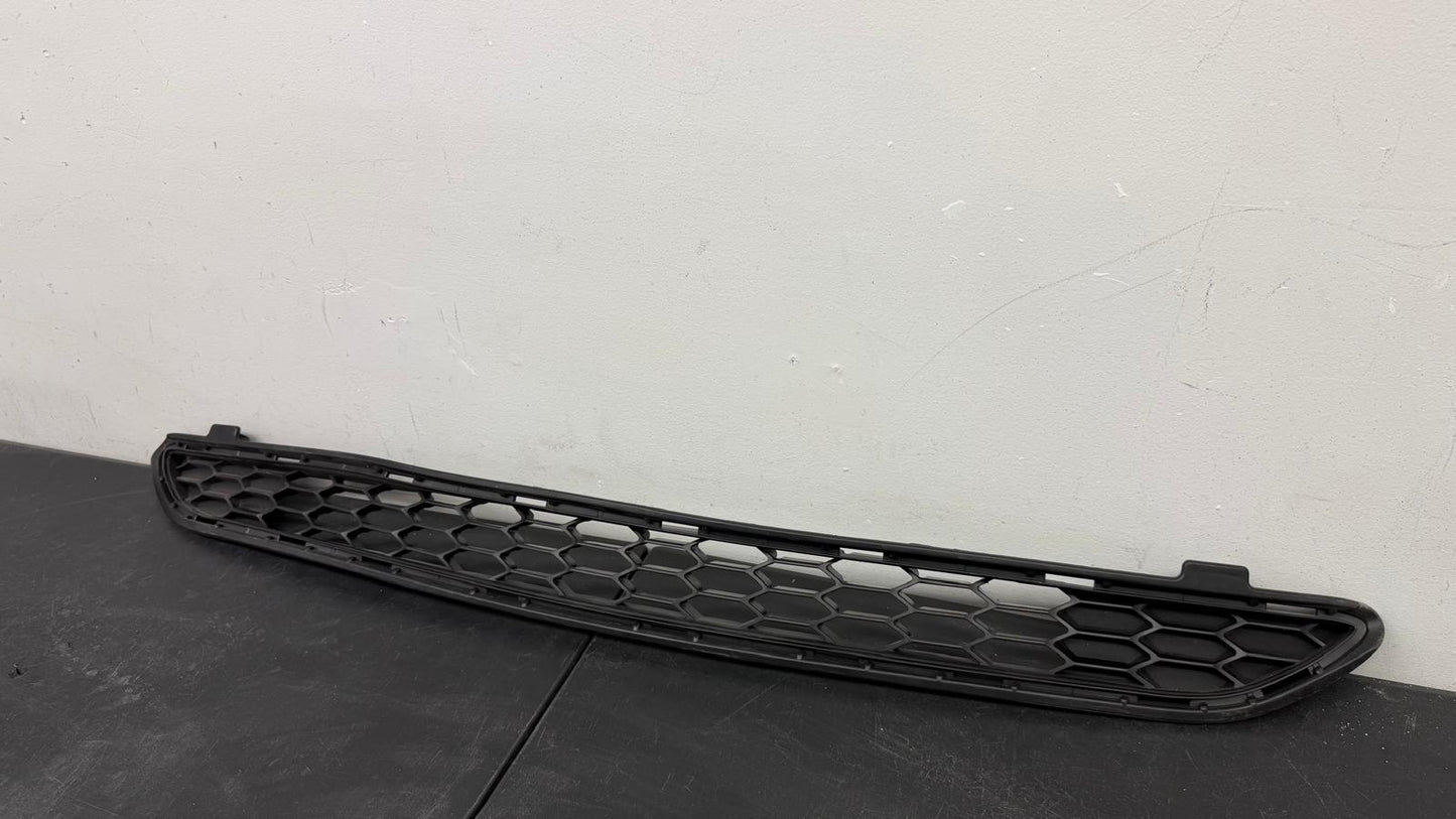 TOYOTA RAV4 2016-2018 Front bumper grille SE; w/o Front View Camera