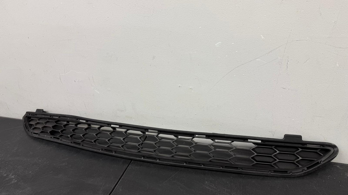 TOYOTA RAV4 2016-2018 Front bumper grille SE; w/o Front View Camera