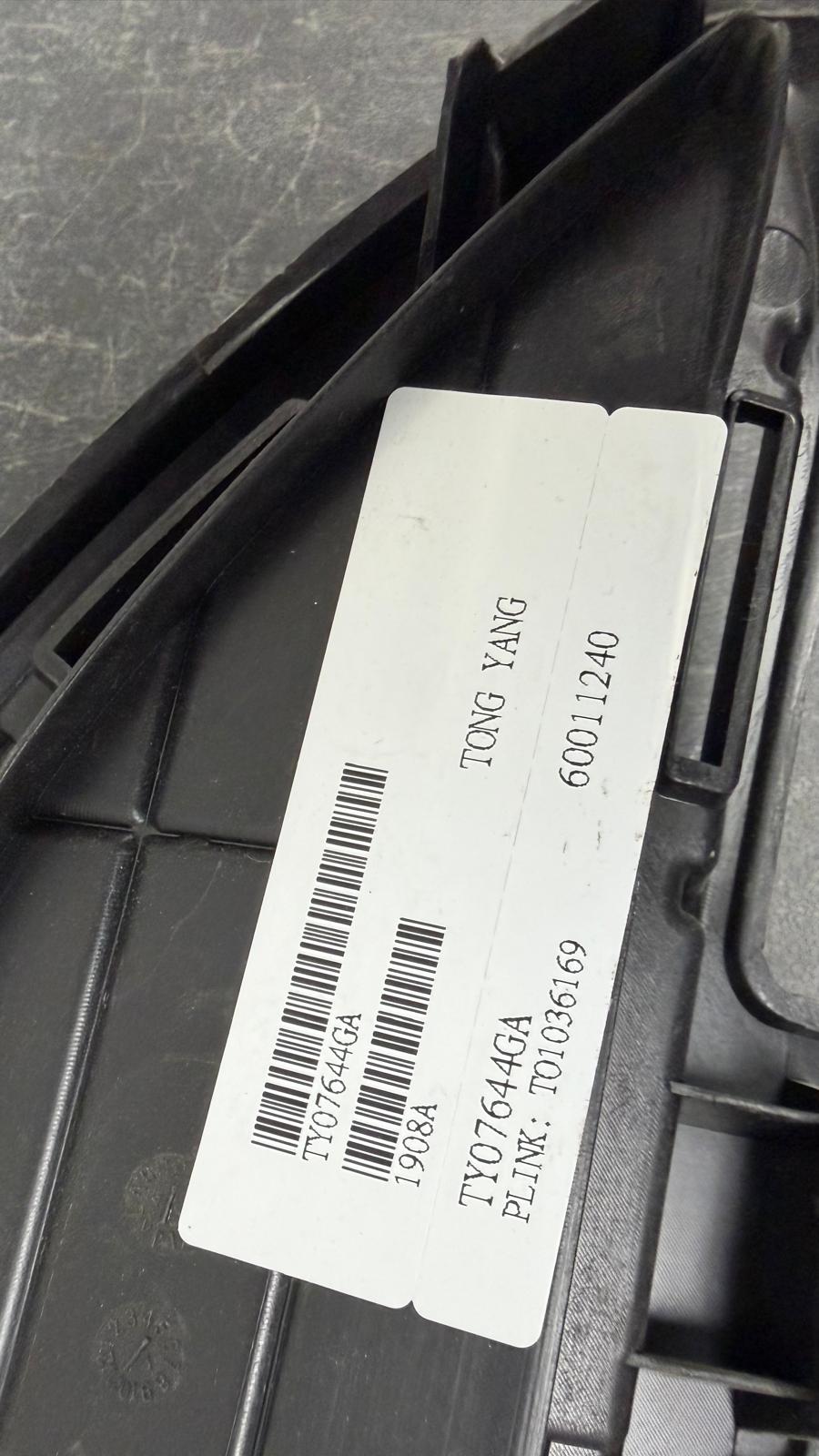 TOYOTA RAV4 2016-2018 Front bumper grille LE|XLE|LIMITED|PLATINUM; w/o Front View Camera
