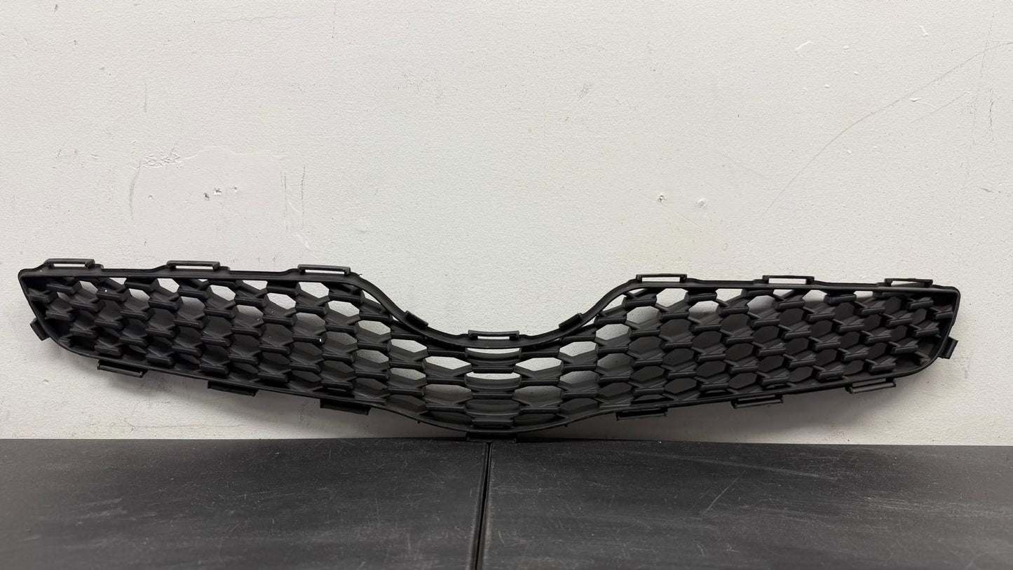 TOYOTA YARIS 2009-2011 Grille assy H/B; Upper