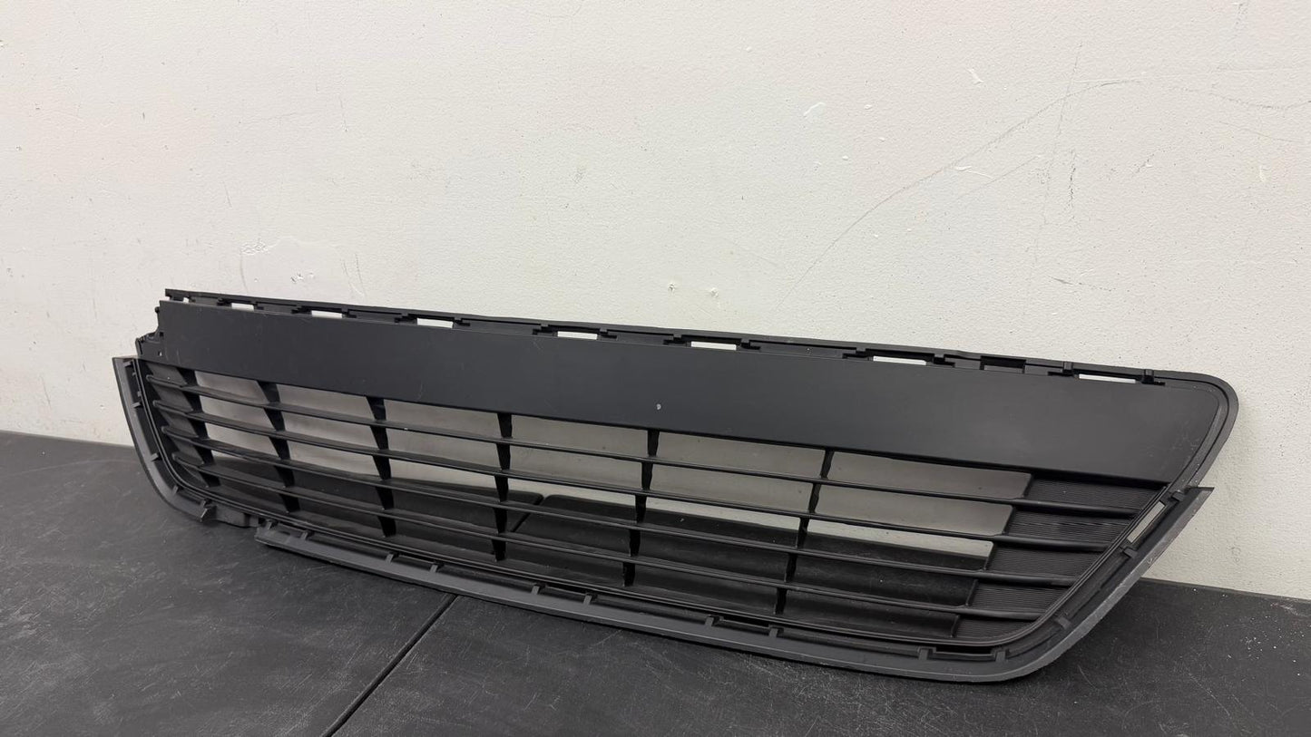 TOYOTA YARIS 2012-2014 Front bumper grille CE|L|LE; H/B