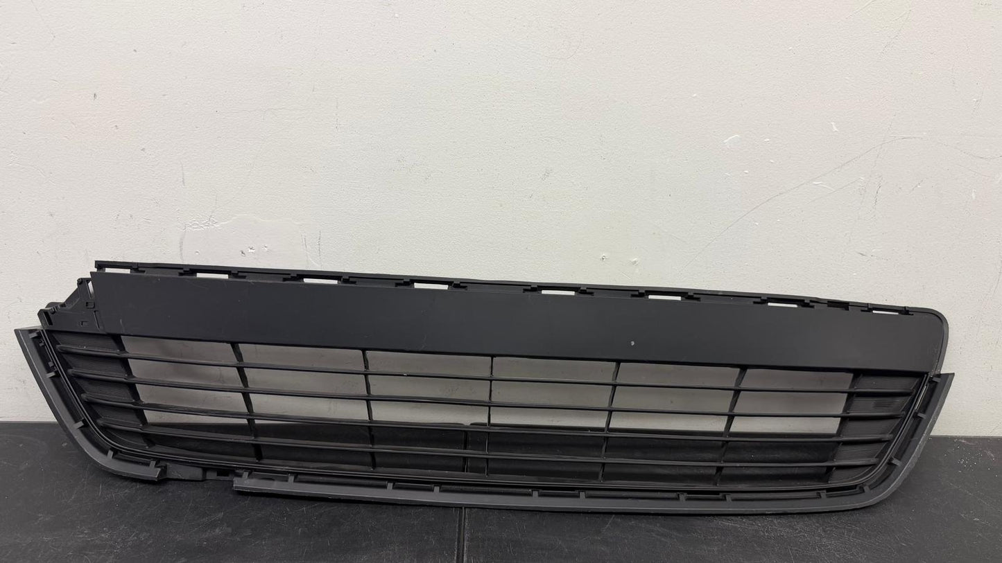 TOYOTA YARIS 2012-2014 Front bumper grille CE|L|LE; H/B