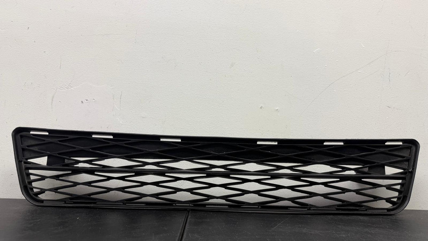 TOYOTA MATRIX 2009-2014 Front bumper grille