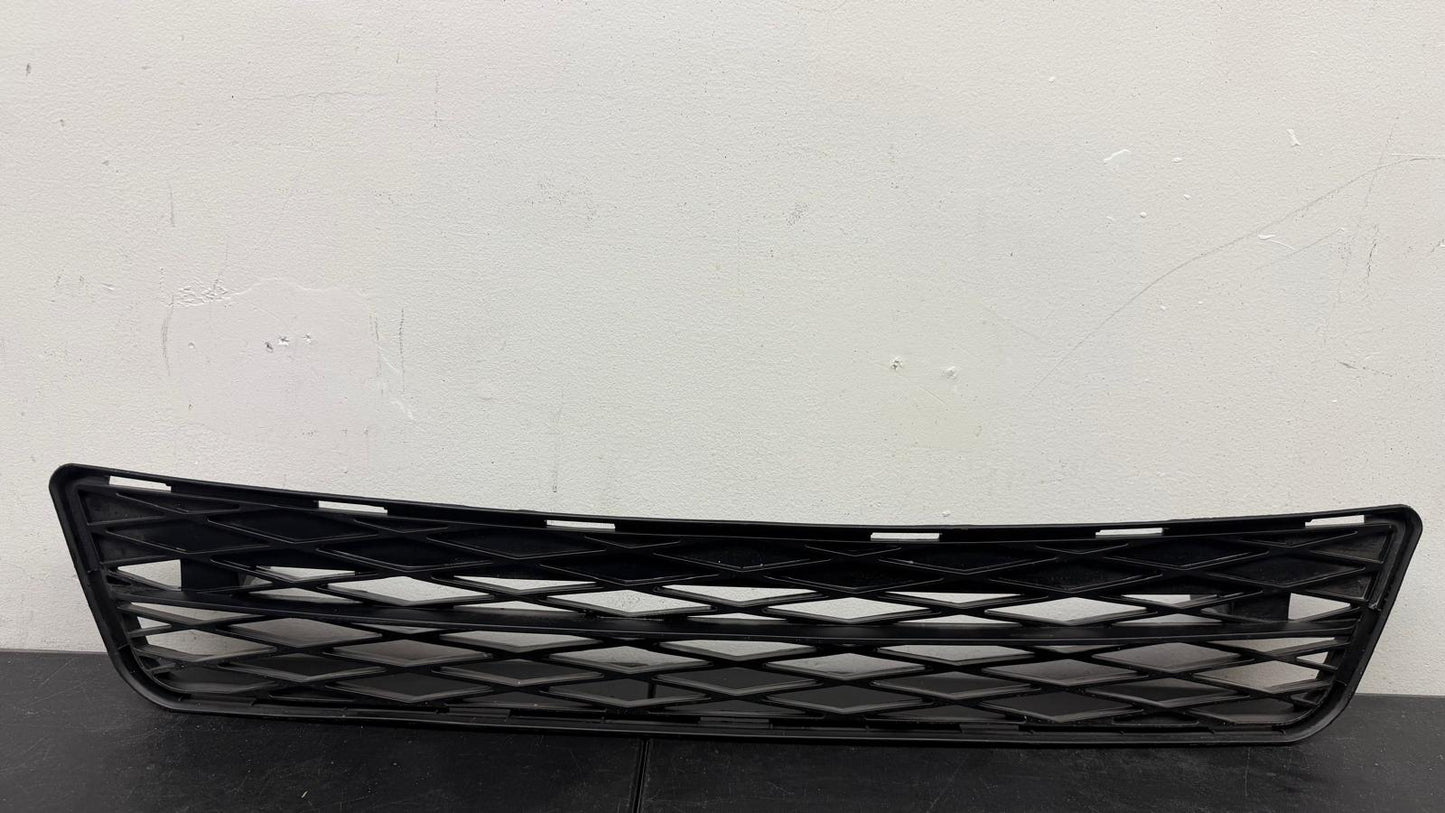 TOYOTA MATRIX 2009-2014 Front bumper grille
