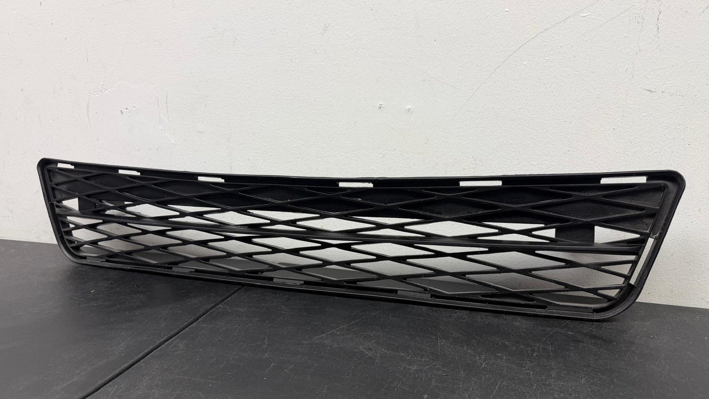 TOYOTA MATRIX 2009-2014 Front bumper grille