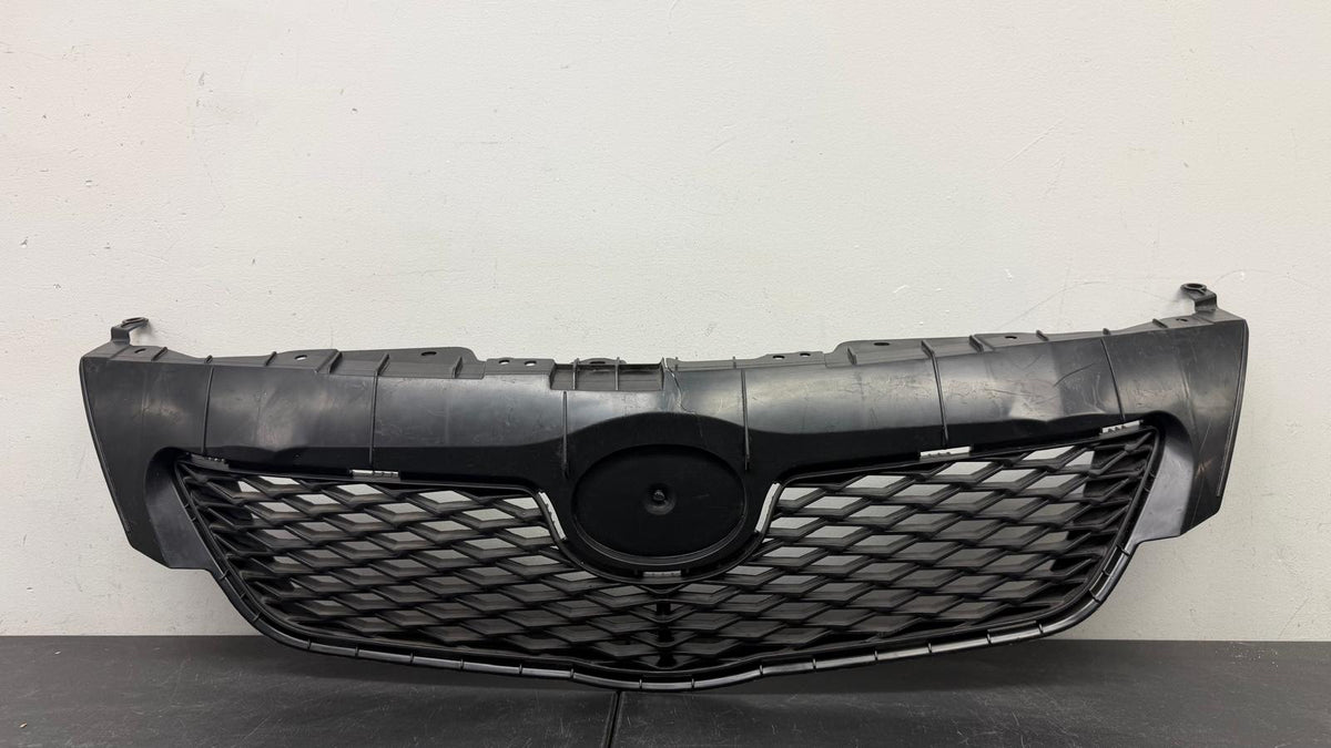 TOYOTA COROLLA 2009-2010 Grille assy USA Built [ little scratch ]