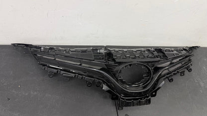 TOYOTA CAMRY 2018-2020 Grille assy HYBRID; LE/L; Grille Only