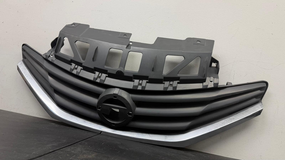 NISSAN VERSA NOTE 2014-2016 Grille assy S|S PLUS|SL|SV