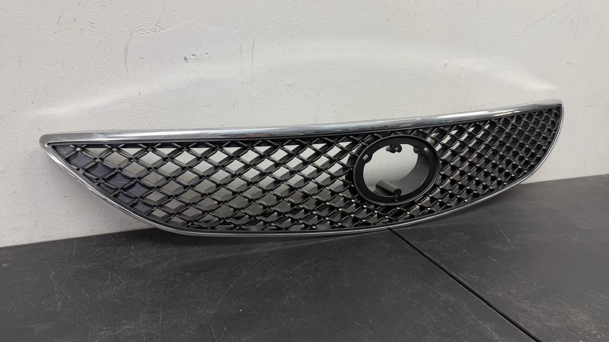 TOYOTA CAMRY 2005-2006 Grille assy SE; usa built