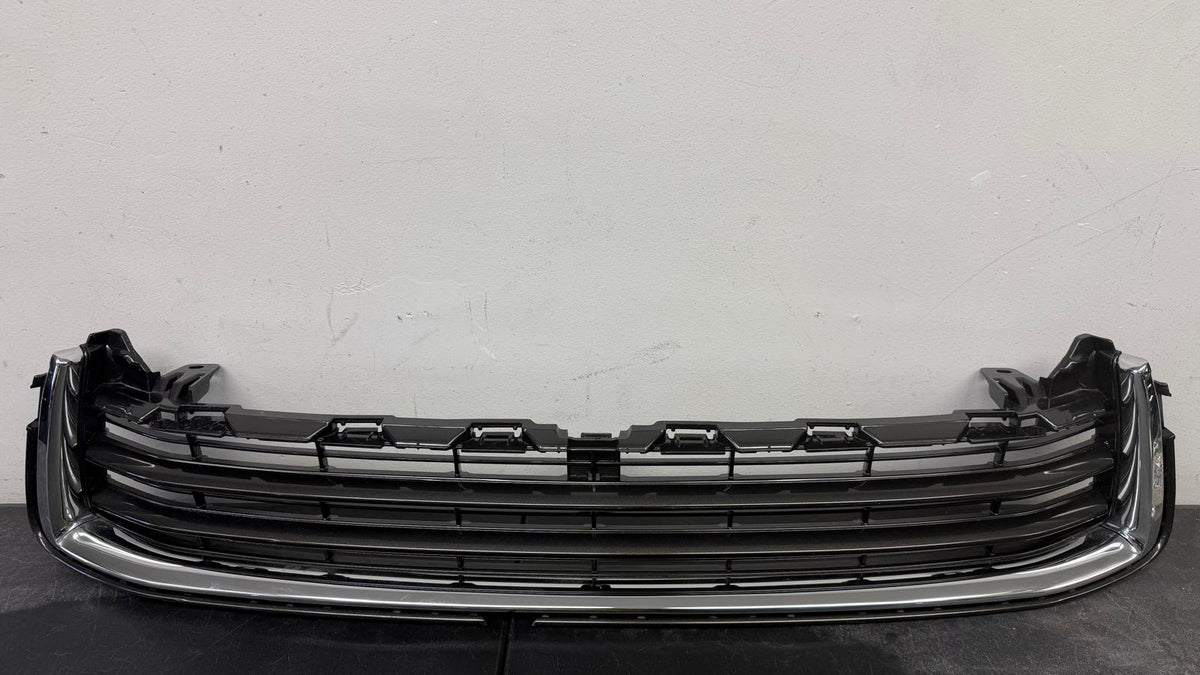 TOYOTA HIGHLANDER 2014-2016 Front bumper grille