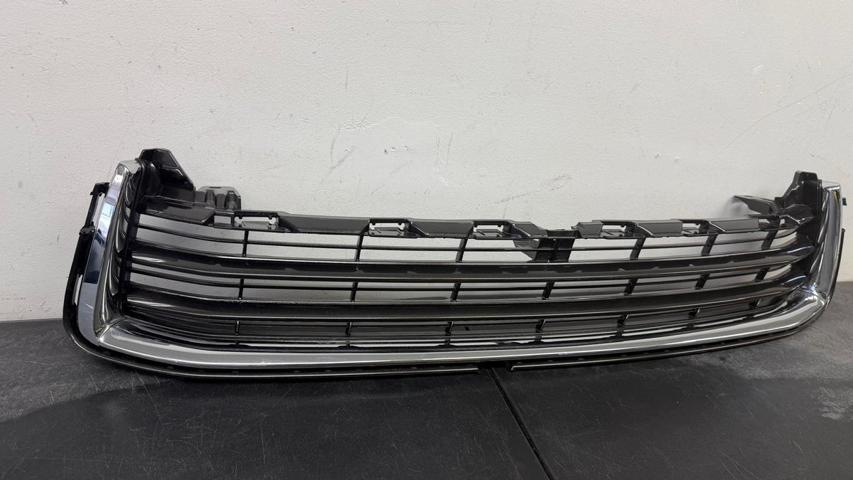 TOYOTA HIGHLANDER 2014-2016 Front bumper grille