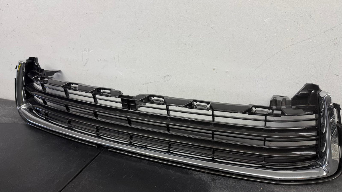 TOYOTA HIGHLANDER 2014-2016 Front bumper grille