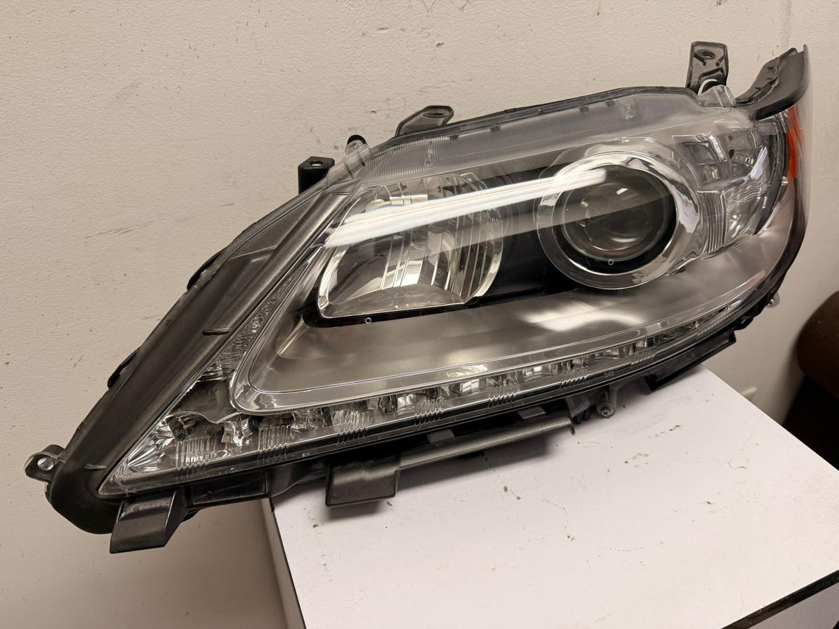 LEXUS ES300h/ES350 2013-2015 Driver Headlamp lens/housing HID