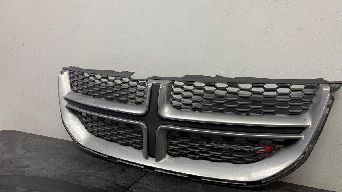 DODGE JOURNEY 2011-2020 Grille assy w/o Fog Lamps