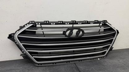 HYUNDAI ELANTRA GRILLE  2017-2018  BLACK W/ SILVER MOLDING USA/KOREA