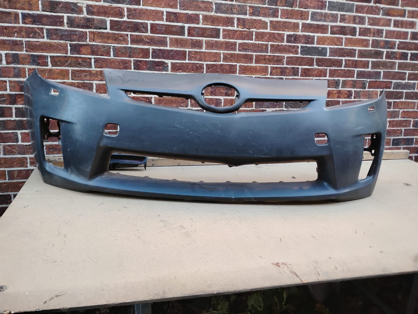 TOYOTA PRIUS 2010-2015 FRONT BUMPER OCCASION!