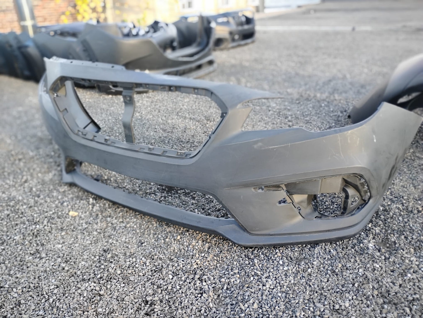 SUBARU LEGACY 2018 -2019 Front bumper cover prime OCCASION !