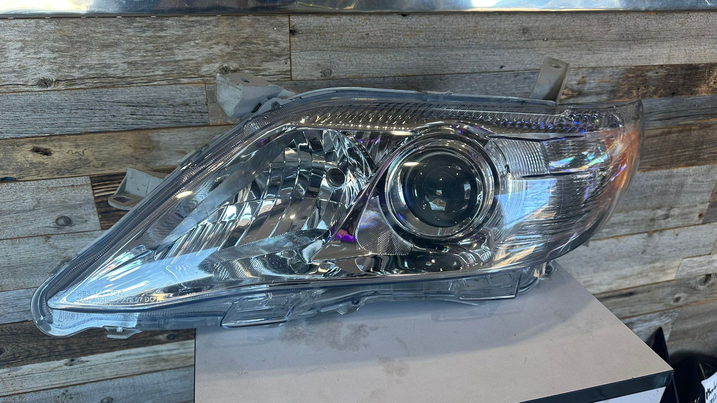 TOYOTA CAMRY 2010-2011 DRIVER HEADLAMP ASSY COMPOSITE; BASE|LE|XLE; USA BUILT