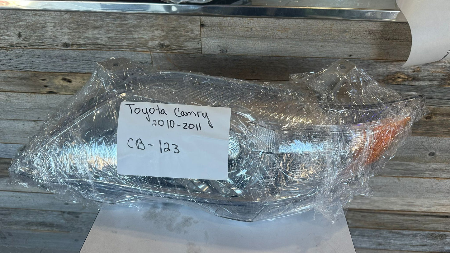 TOYOTA CAMRY 2010-2011 DRIVER HEADLAMP ASSY COMPOSITE; BASE|LE|XLE; USA BUILT