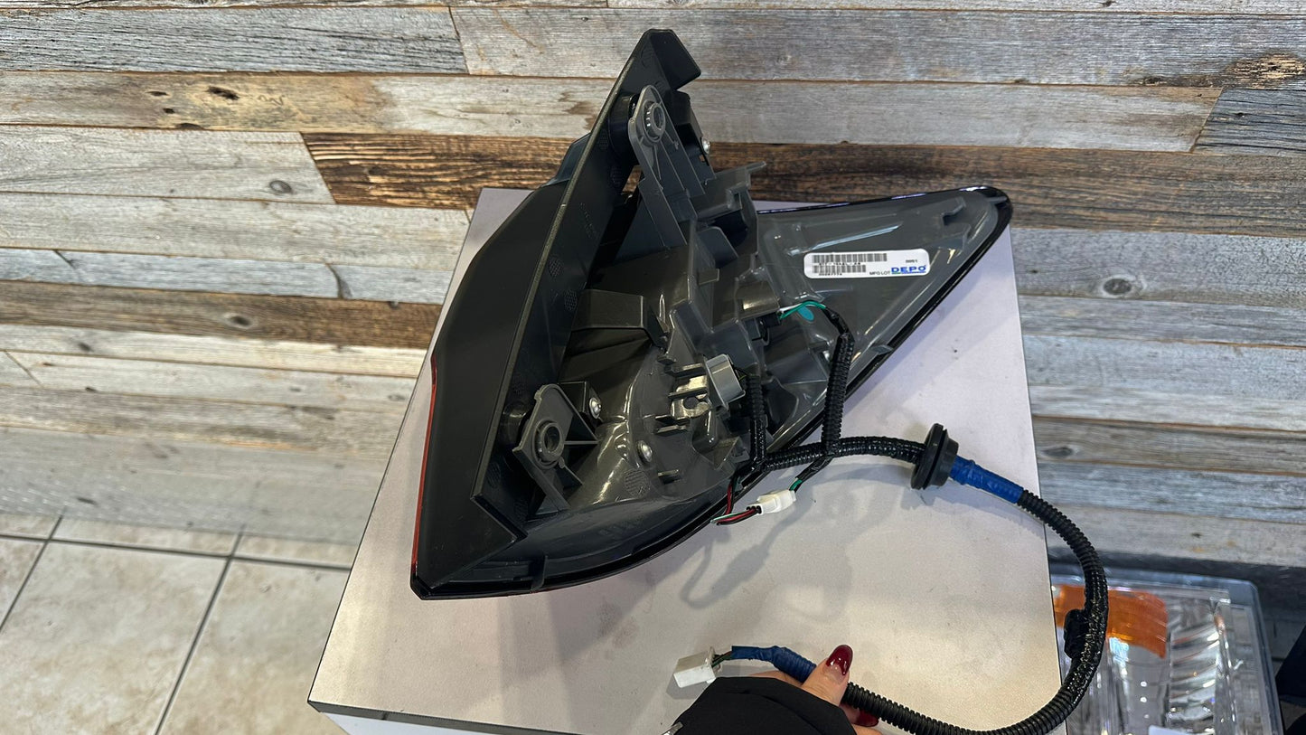 HONDA HR-V 2016-2018 Driver Taillamp assy outer Includes Harness/Bulb/Socket