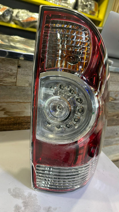 TOYOTA TACOMA 2009-2015 Passenger Taillamp assy LED Type; w/Wiring Harness; Clear Center Lens