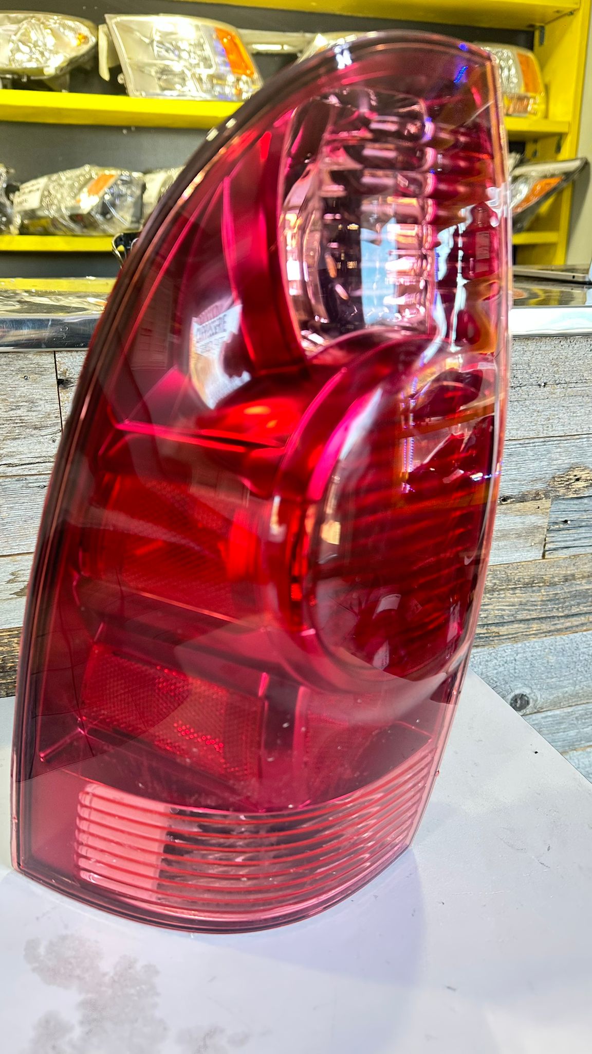 TOYOTA TACOMA 2005- 2015 Driver Taillamp assy Std Type