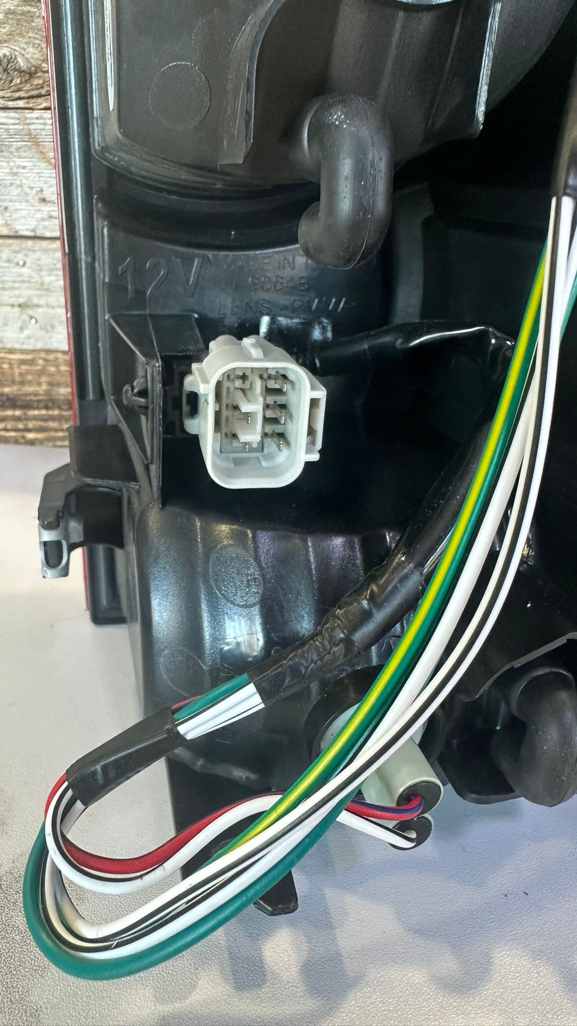 TOYOTA TACOMA 2005- 2015 Driver Taillamp assy Std Type