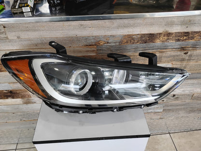 Hyundai Elantra, 17-18, Sedan, w/o DRL,  Built, Halogen passenger side